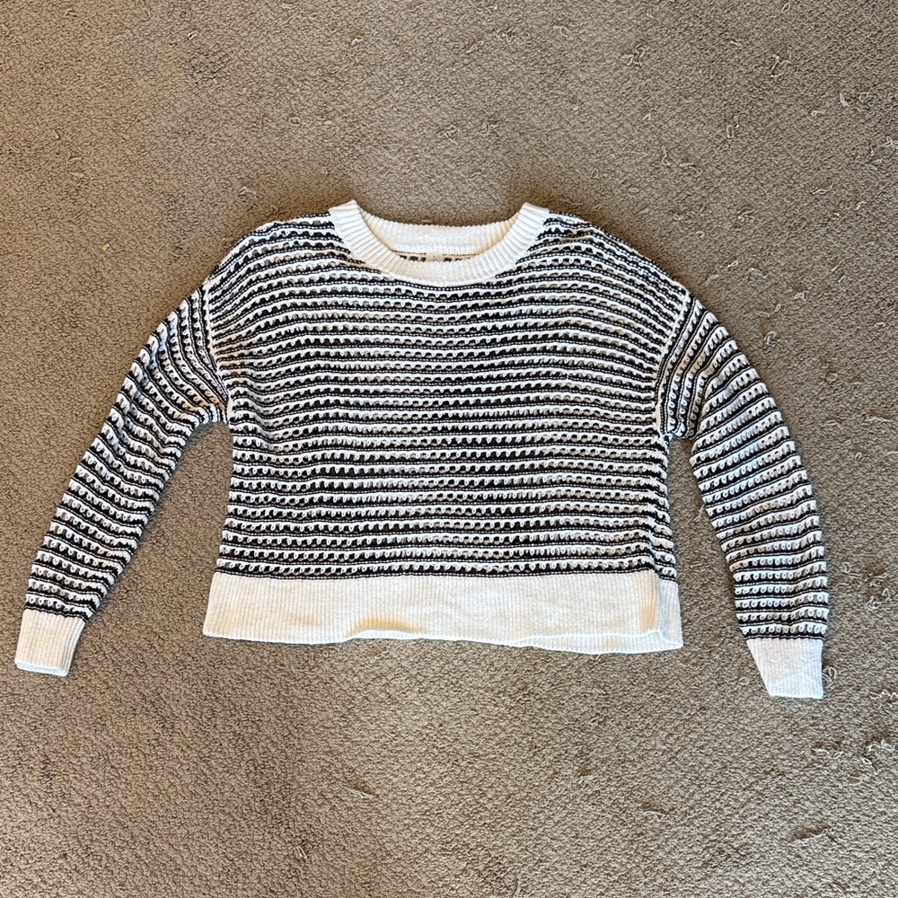 Old Navy Black and White Striped Crew Neck Sweater